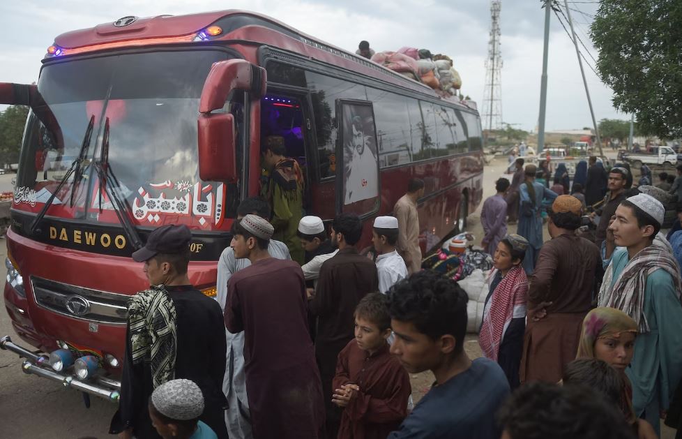 Pakistan abruptly turns against Afghan refugees, calls for deportations